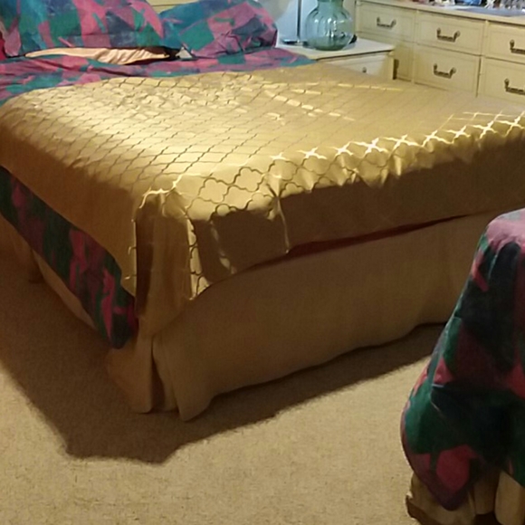 Jacquard Accessories - Flower Pattern Golden Tablecloth